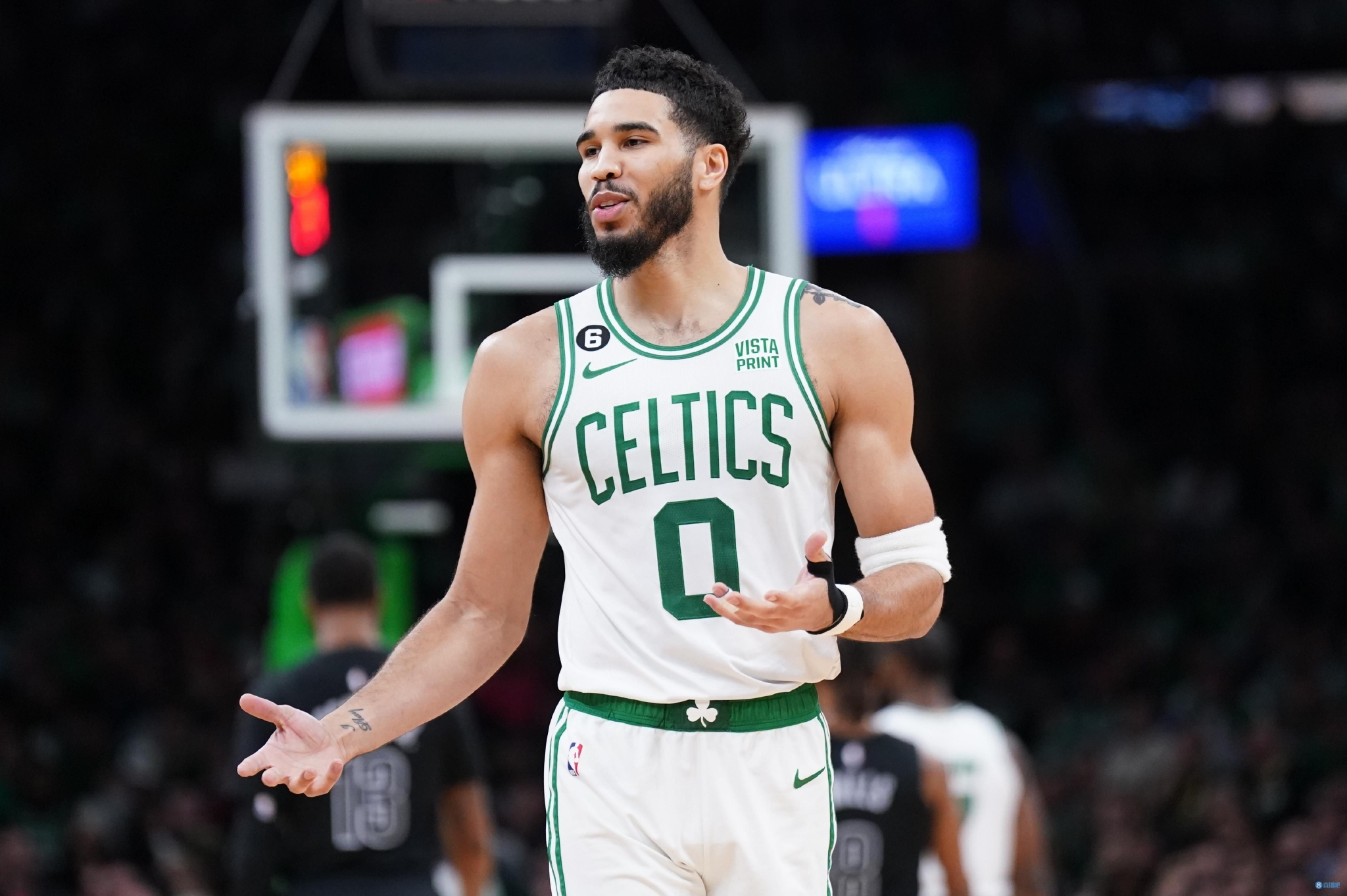 开云体育下载官网-塔图姆与90激战加拿大队分钟，比赛局势复杂胜负难料！，西亚卡姆焦点对战再创辉煌时刻(塔图姆与比尔)