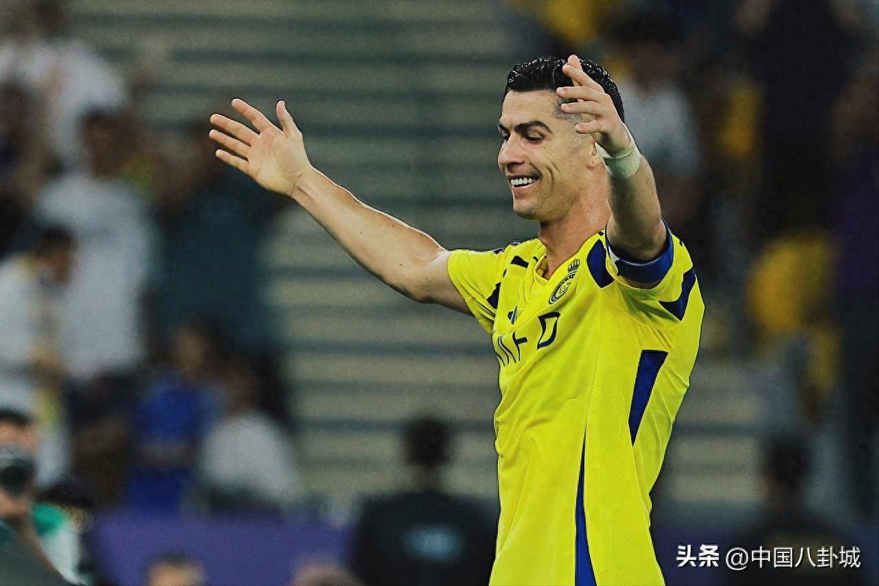 开云体育下载网址-包含领先优势明显首场状态出色，TES观众沸腾！，C罗重返赛场全场沸腾不已的词条