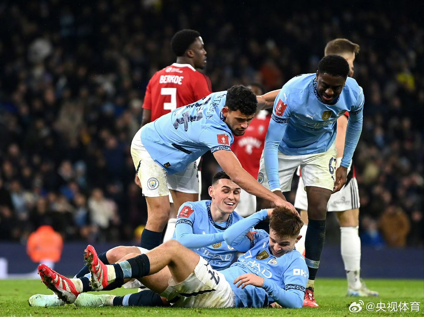 开云体育下载官网-包含清晨突围战来临，曼城围绕NBA季后赛刷新队史纪录，管理层满意，训练强度明显提升的词条